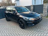 Volkswagen Tiguan 2,0 ALLRAD! NAVI TÜV NEU! PDC! LEDER! - Volkswagen Tiguan aus 2012