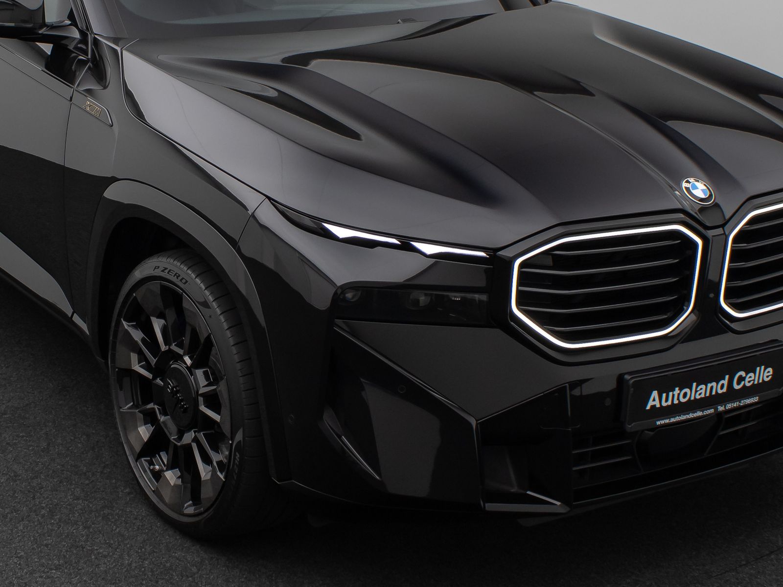 Fahrzeugabbildung BMW XM 360° HUD DAB B&W Massage SoftCl AHK 23Zoll