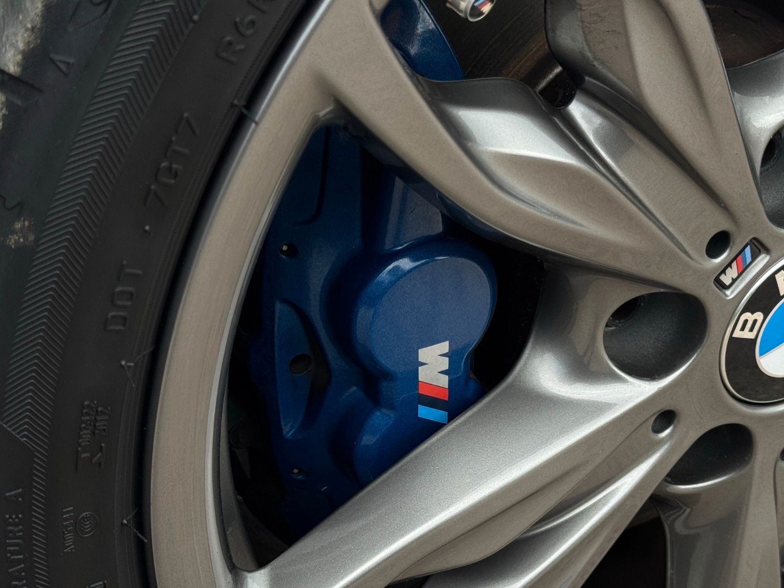 Fahrzeugabbildung BMW M140i Aero REMUS HIFI PDC KZG Keyless Alcantara
