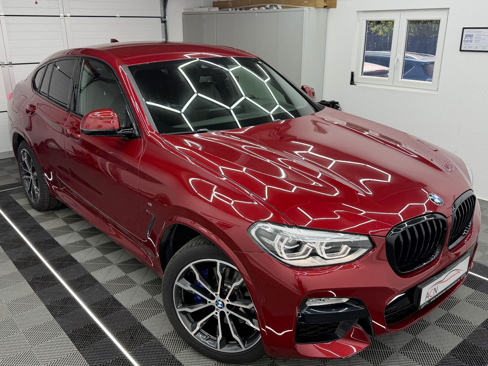 Fahrzeugabbildung BMW X4 xDrive 30 i M SPORT/LED/ NAVI PROF/HuD/1.HAND