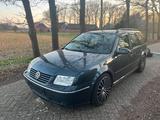 Volkswagen Vw bora vr5 1999 export dringend - Volkswagen Bora Kombi V5 mit Benzin-Antrieb