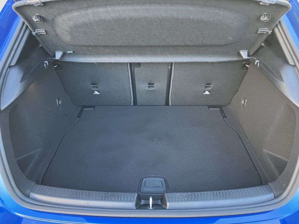 Fahrzeugabbildung Mercedes-Benz A 200 d AMG*NIGHT*DISTR*MULTIB*KEYLESS*KAM*NAVI