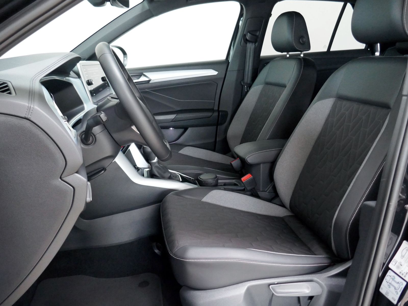 Fahrzeugabbildung Volkswagen T-Roc GOAL 1.5 TSI DSG | LED AHK RFK ACC