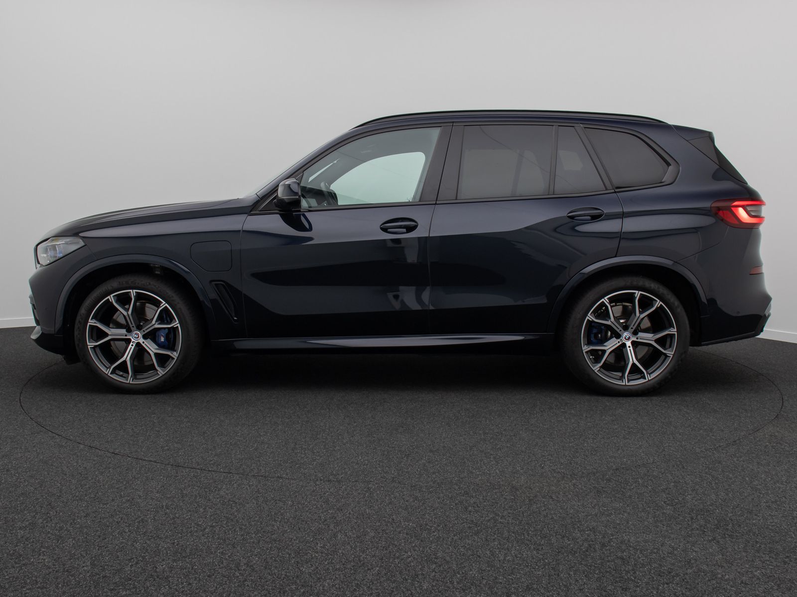 Fahrzeugabbildung BMW X5 xD45e M Sport Laser DAB HUD Komfort 21Zoll