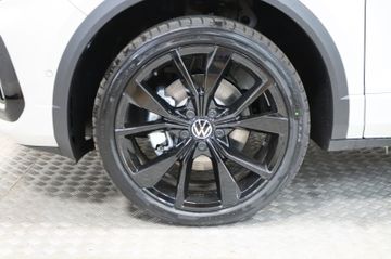 Volkswagen T-Roc 1.5 DSG R-Line Black AHK Pano Matrix Kame.