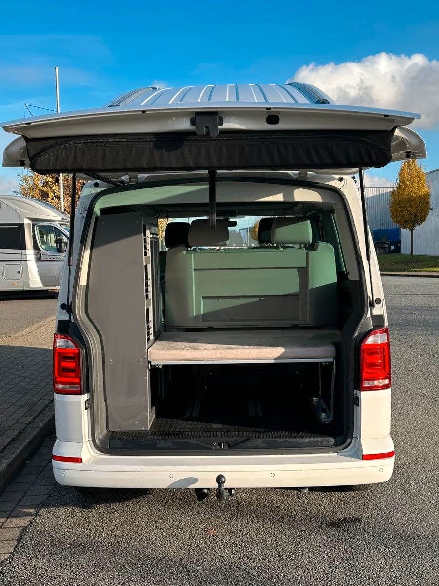 Fahrzeugabbildung Volkswagen T6 California Beach - Automatik + Schlafdach -