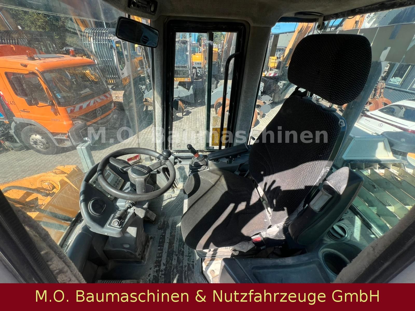Fahrzeugabbildung Liebherr L538