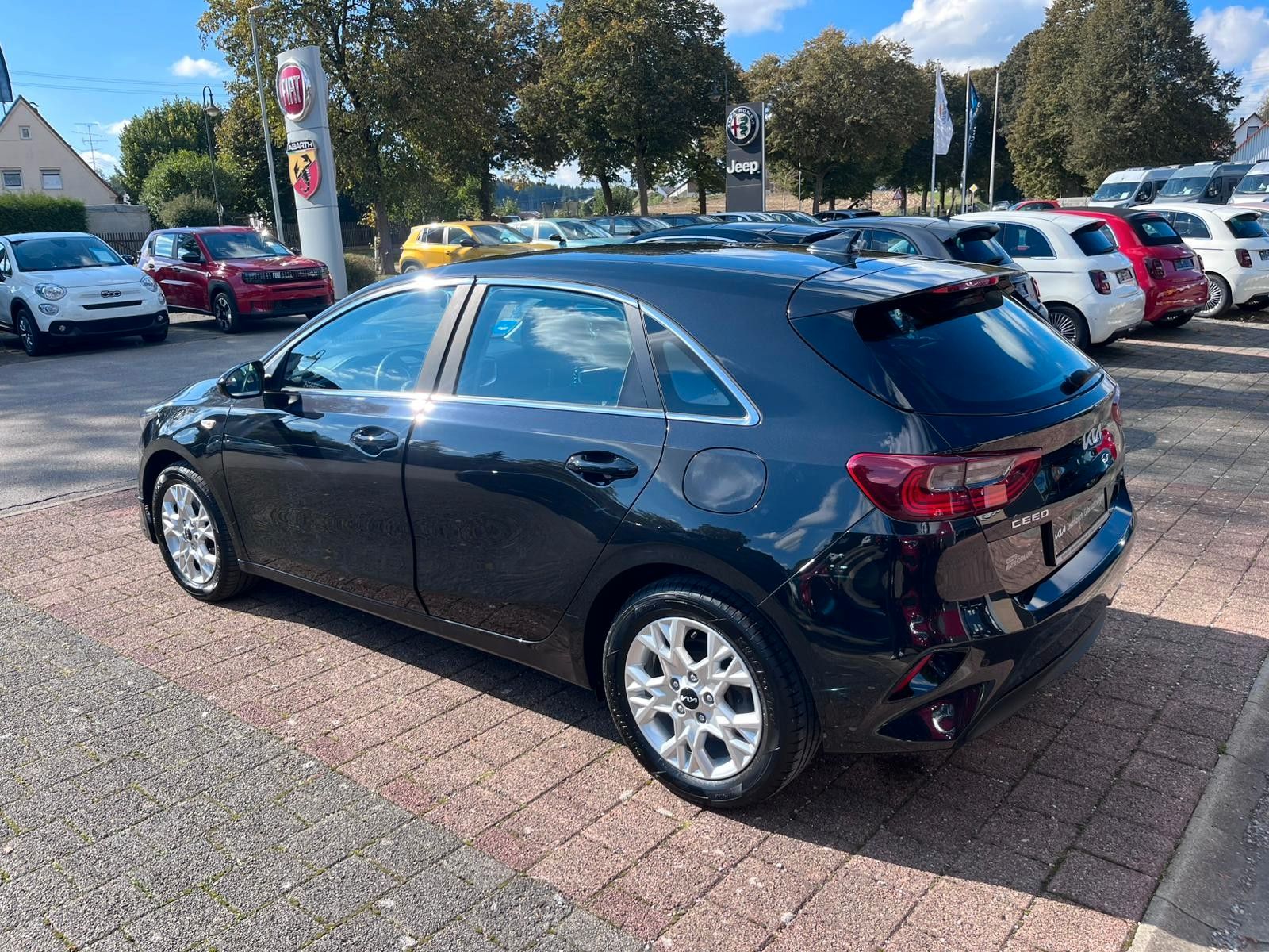 Fahrzeugabbildung Kia CEED_5 1.5T DCT7 JBL ADAS BENZIN