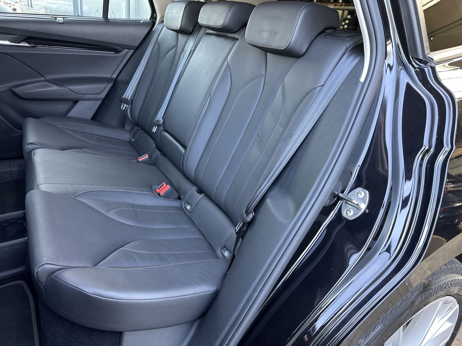 Fahrzeugabbildung SKODA Enyaq 80 Suite Drive Sport NAV+LED+20ZO+KAM+ACC