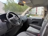 Volkswagen T5 Caravelle*LANG*4.-Motion*1HAND*9SITZER*NAVI* - Volkswagen: Sitzer Caravelle