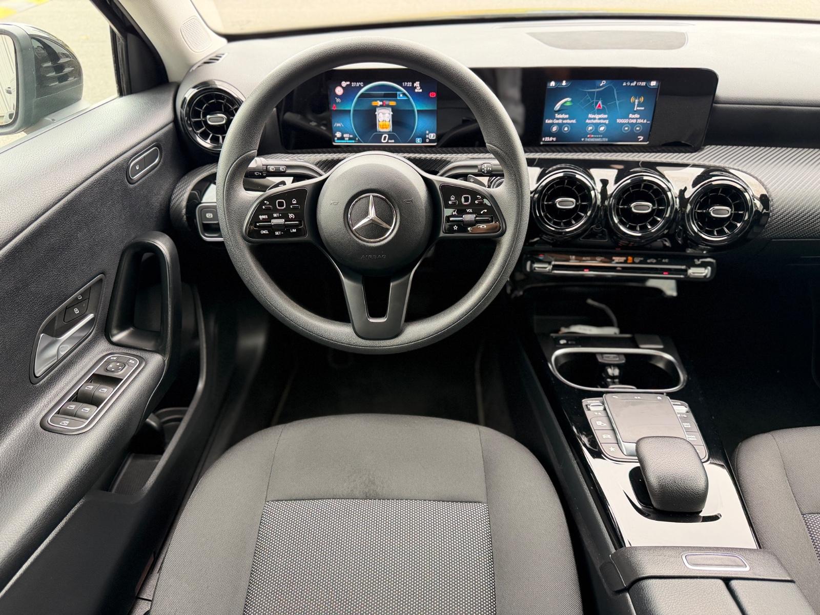 Mercedes-Benz A-Class d 8G-DCT CarPlay Spur DAB MBUX PDC SHZ Alu, миниатюра 4