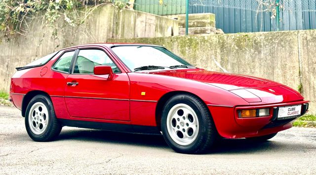 Porsche 924 S Coupe