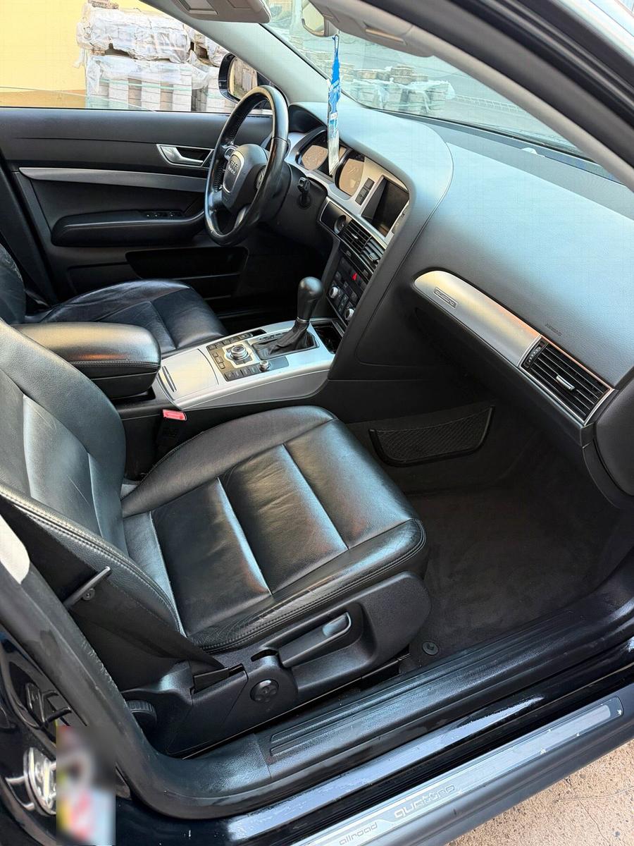 Audi  2010 — photo 8