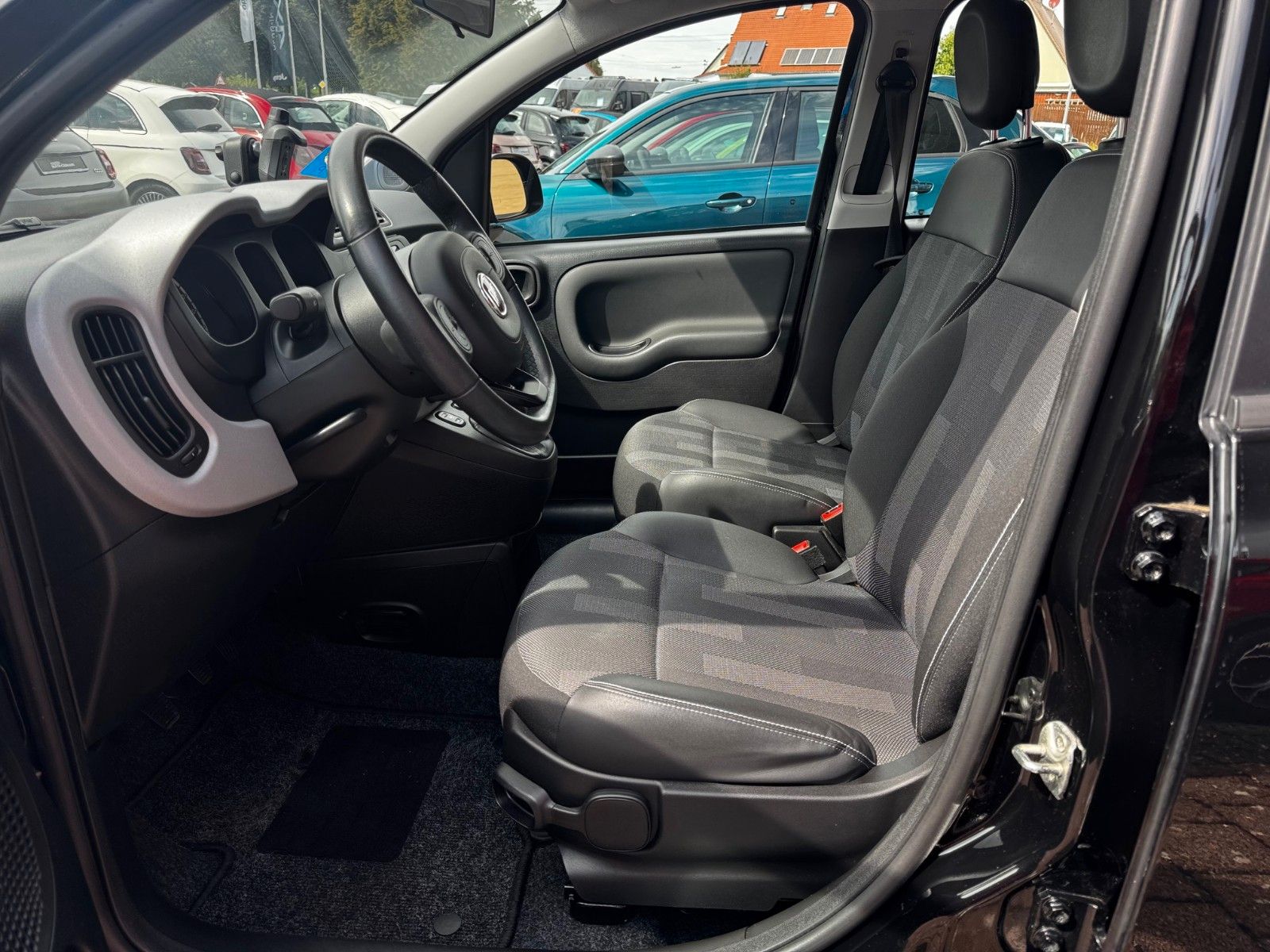 Fahrzeugabbildung Fiat Panda City Cross Plus USB KLIMAAUT. RADIO