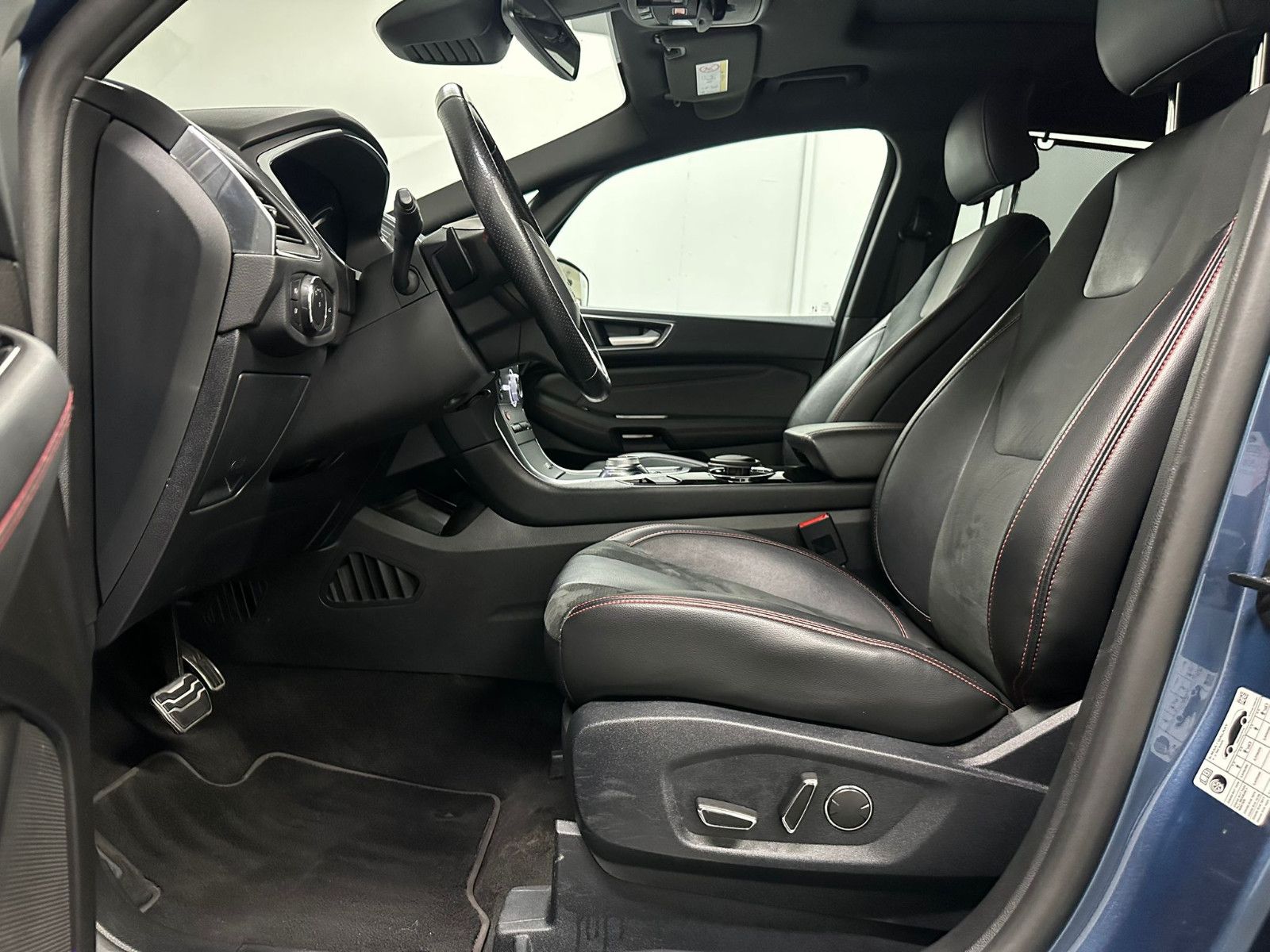 Fahrzeugabbildung Ford S-Max 2.0 EcoBst. ST-Line 7-Sitzer*AHK*SDH*PANO*
