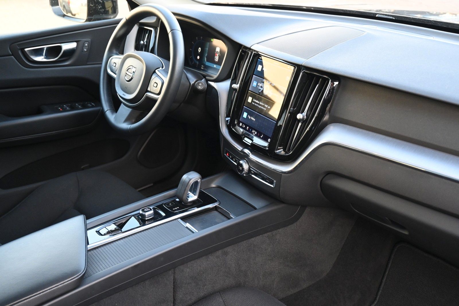 Fahrzeugabbildung Volvo XC60 B4 D  Momentum Pro*RFK*PANO*ACC