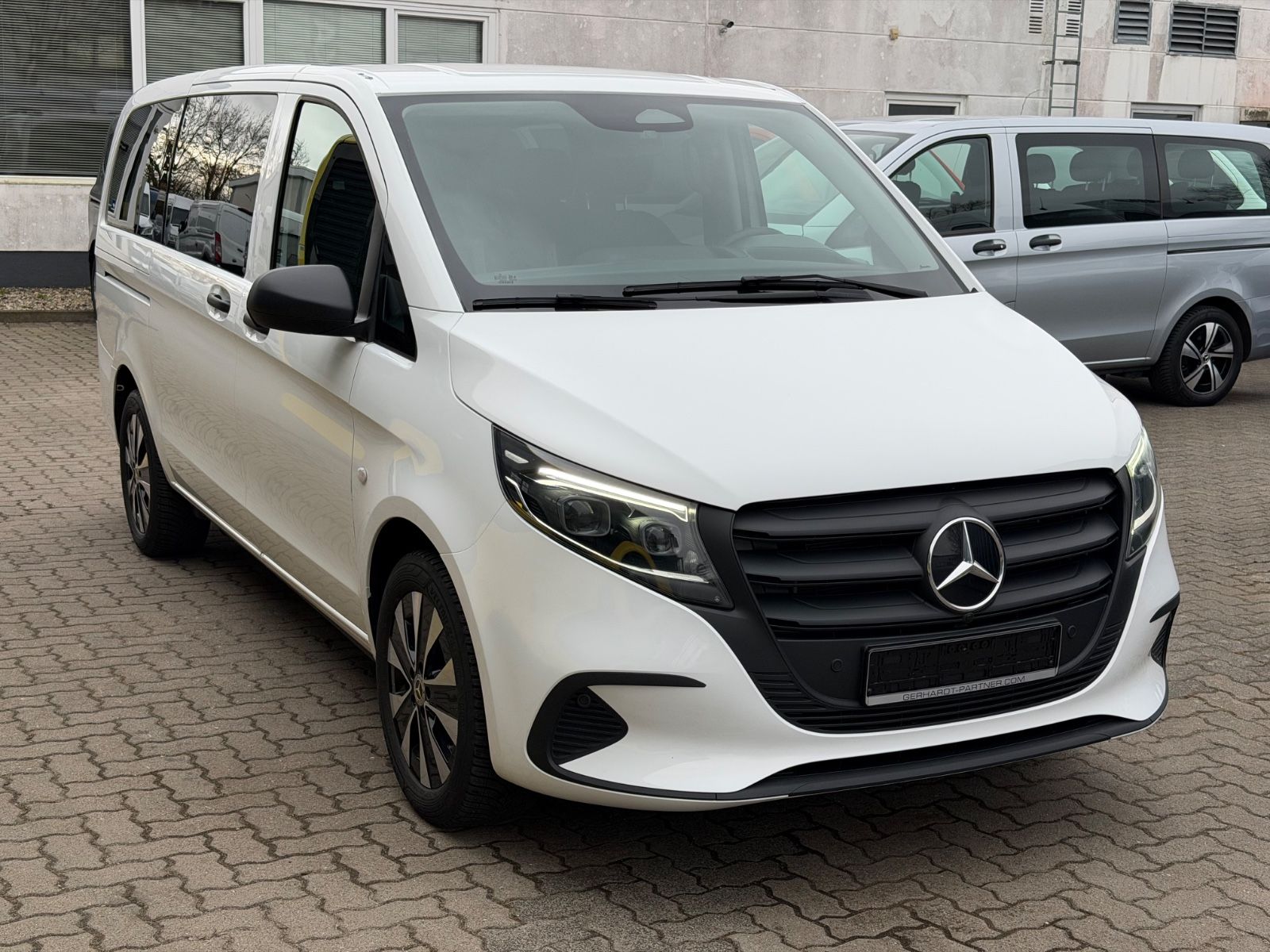 Mercedes-Benz Vito Tourer 116 CDI Pro 8 Sitzer Autom. 2x Klima