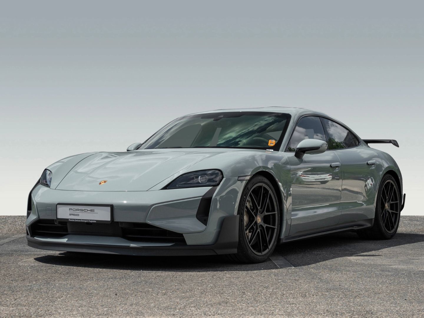 PORSCHE Taycan Turbo GT mit Weissach-Paket PCCB 2 Sitzer