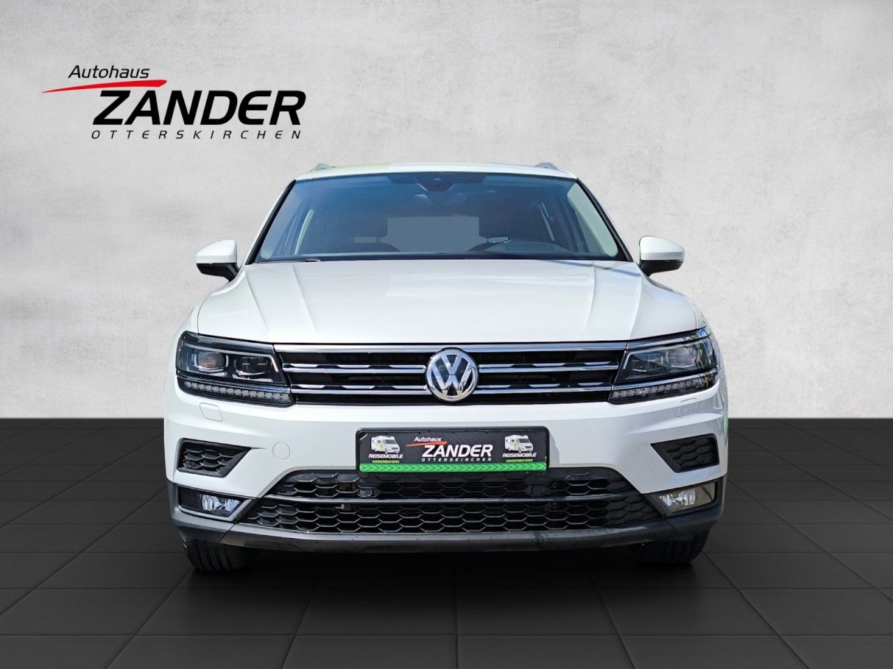 VW Tiguan Sound 4Motion AHK Navi - Bild 3