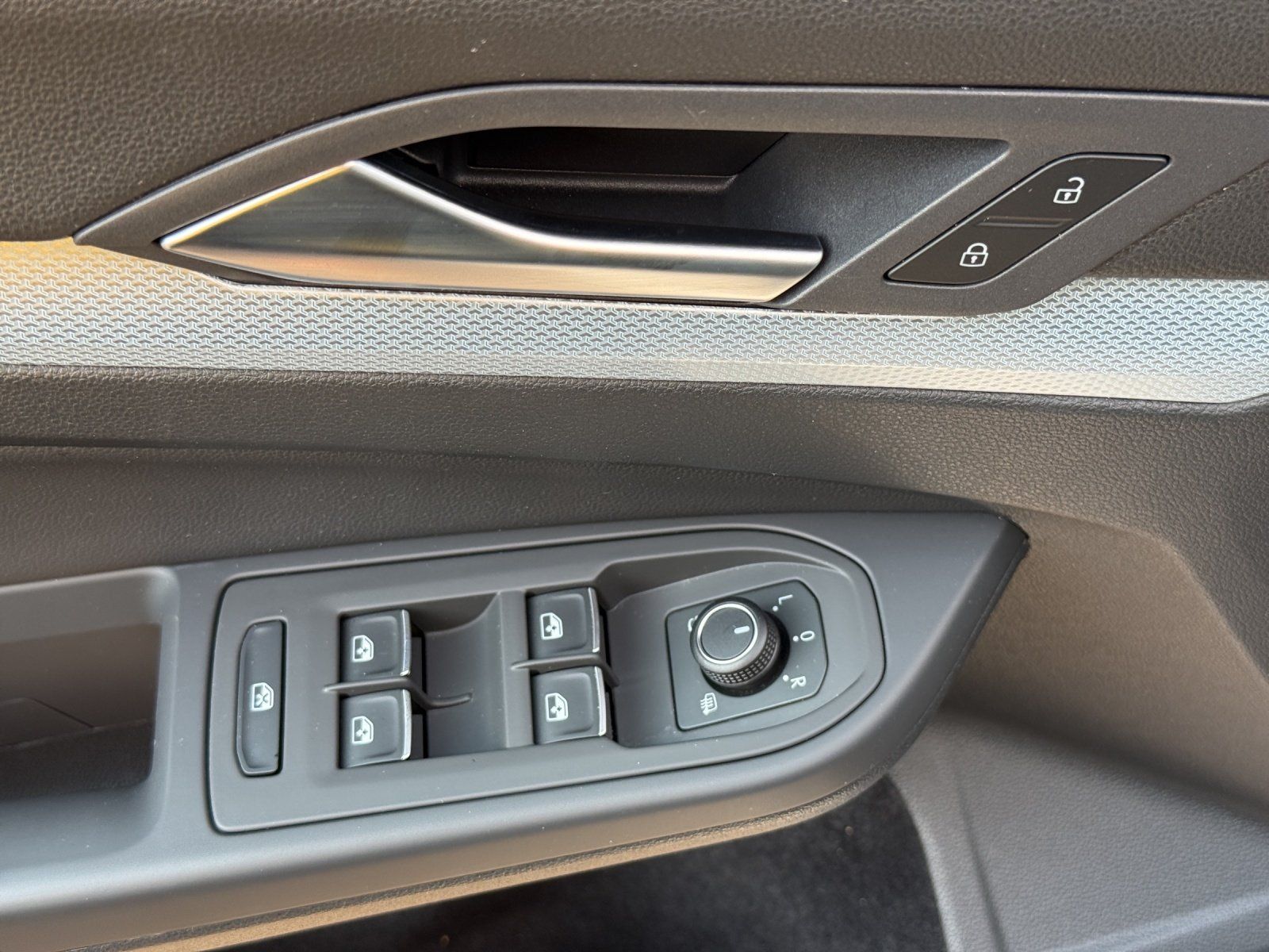 Fahrzeugabbildung Volkswagen Golf Variant ENERGY 1.5l DSG. RFK.App-Connect.Cl