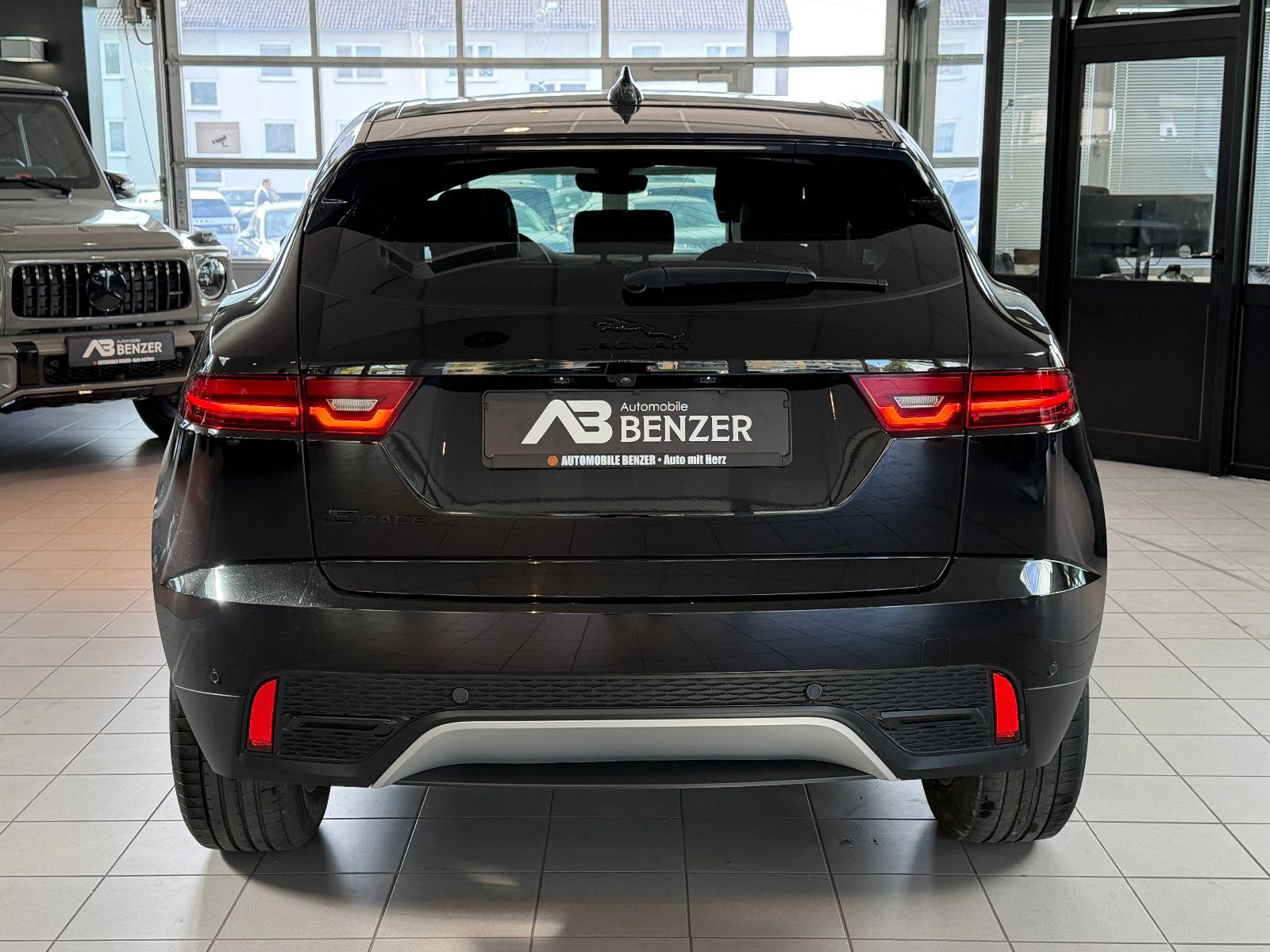 Fahrzeugabbildung Jaguar E-PACE S AWD/BLACK-PACK/360°KAM/LED/3D-KAMERA/