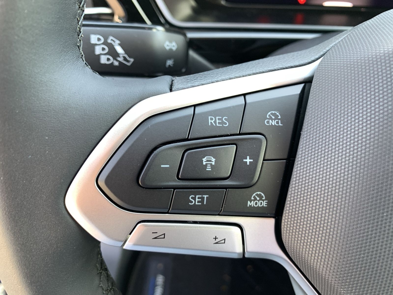 Caddy 2.0 TDI Style 4Motion, LED, Navi, 18"Alu,