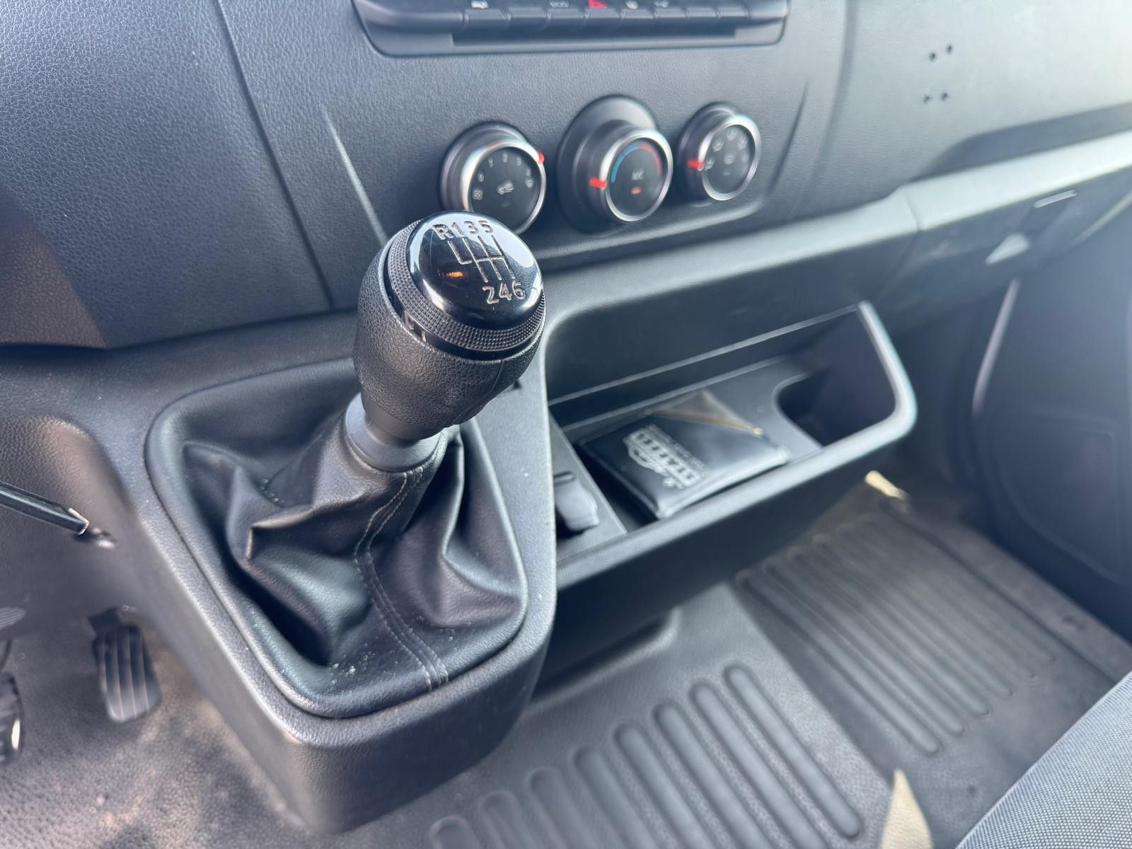 Fahrzeugabbildung Renault Master III Kasten L1H2HKa 3,5t/1.HAND/SCHECKHEFT