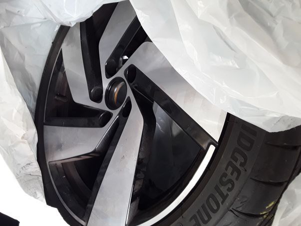 Fahrzeugabbildung Volkswagen Golf VIII GTI Clubsport DSG Matrix Navi AID Pano