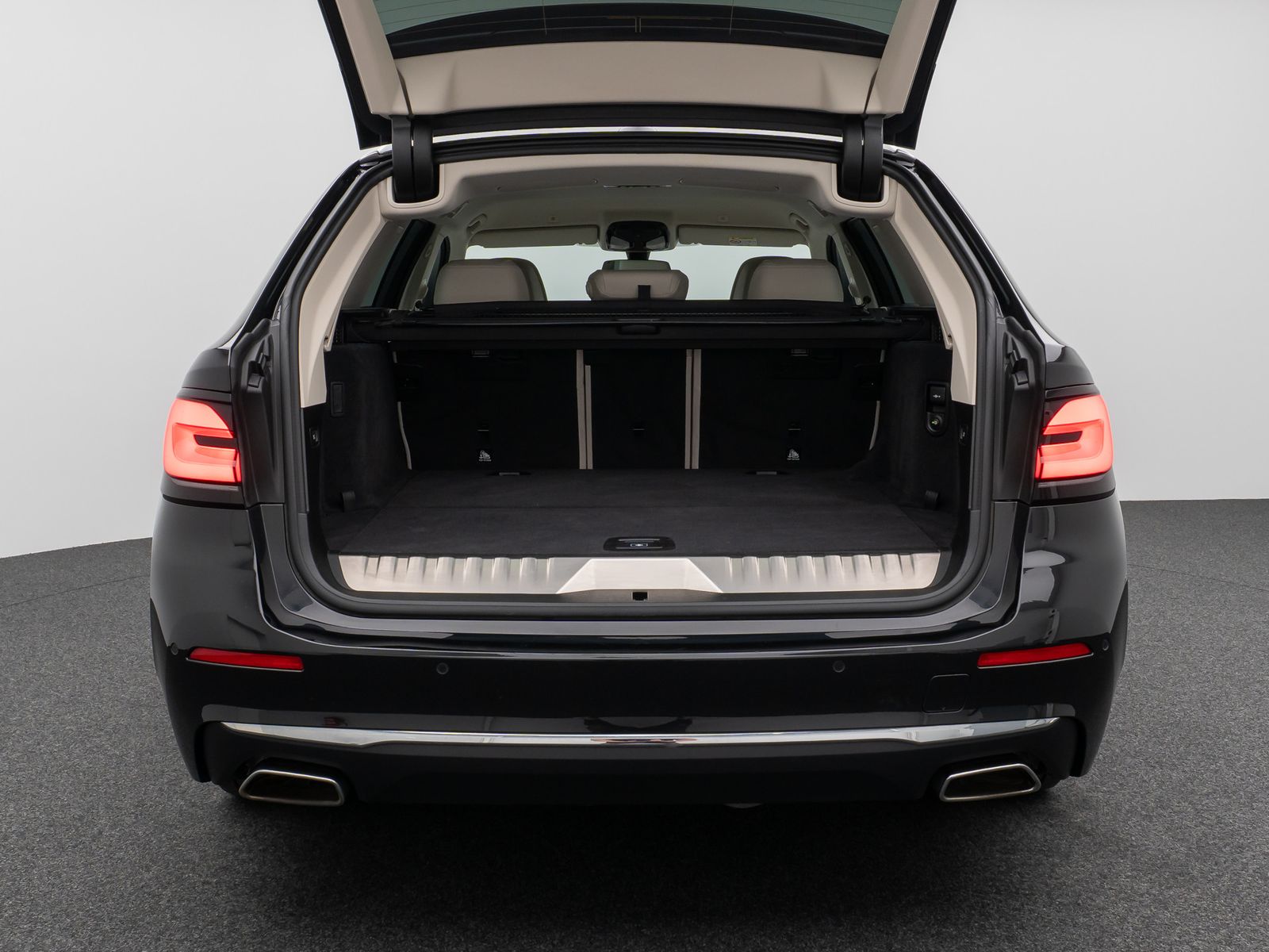Fahrzeugabbildung BMW 530e xD Luxury Line KameraHUD DAB HiFi Komfort