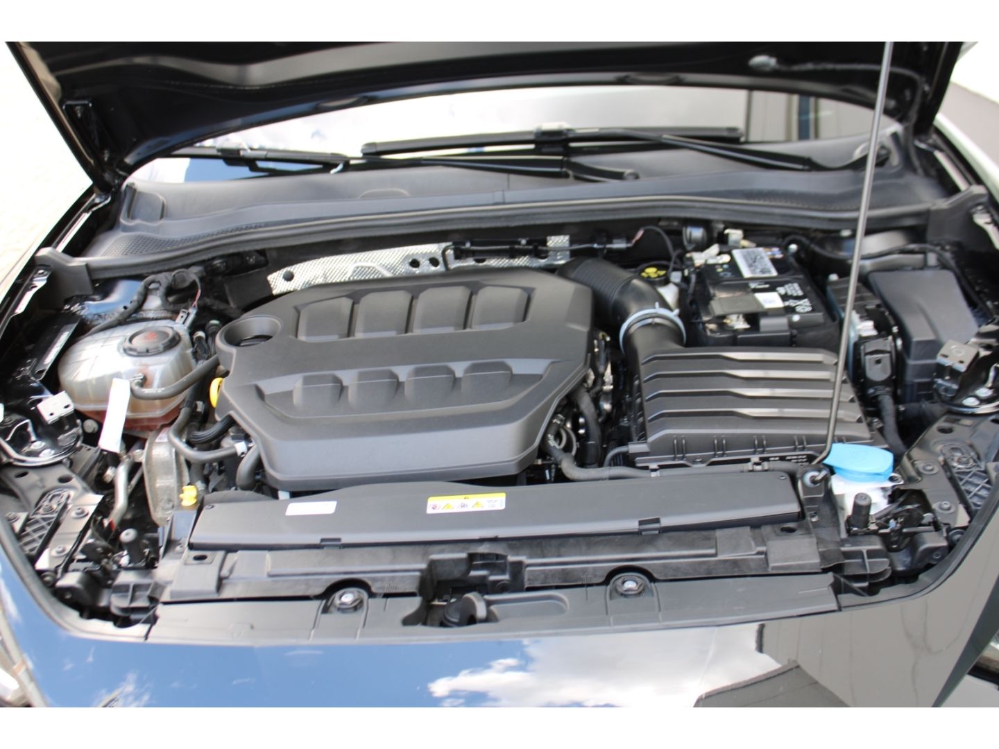 Fahrzeugabbildung CUPRA Leon 2.0 TSI VZ DSG ACC LED Navi PDC RFK SHZg DA