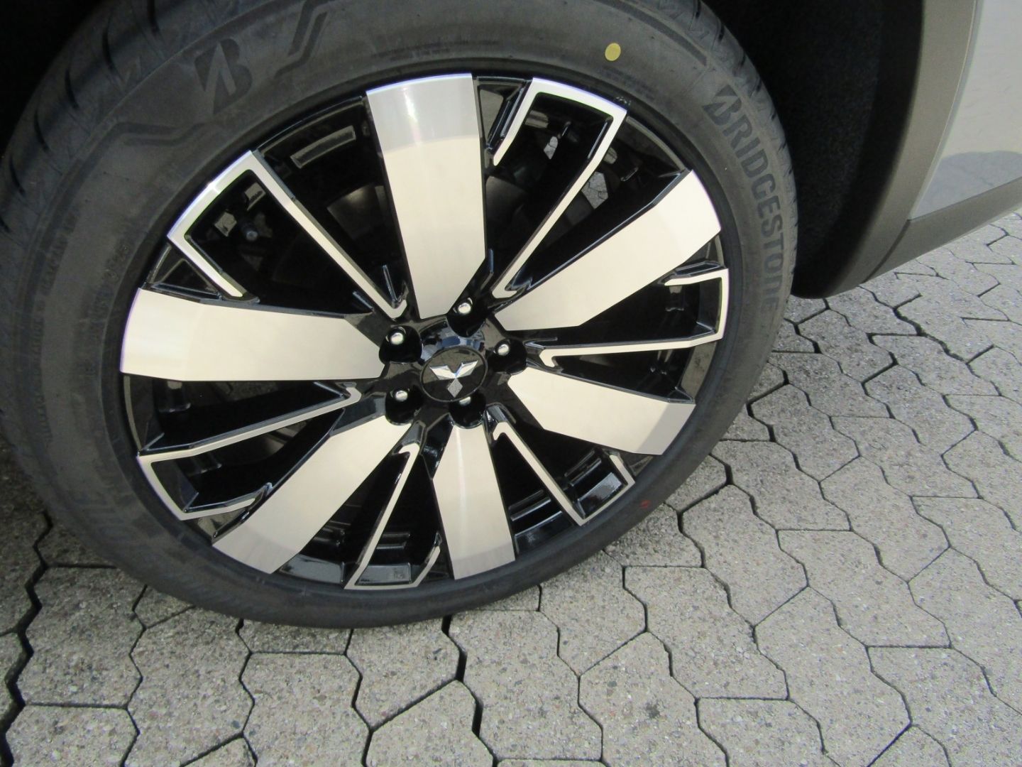 Mitsubishi Plug-in Hybrid Outlander - Bild 17