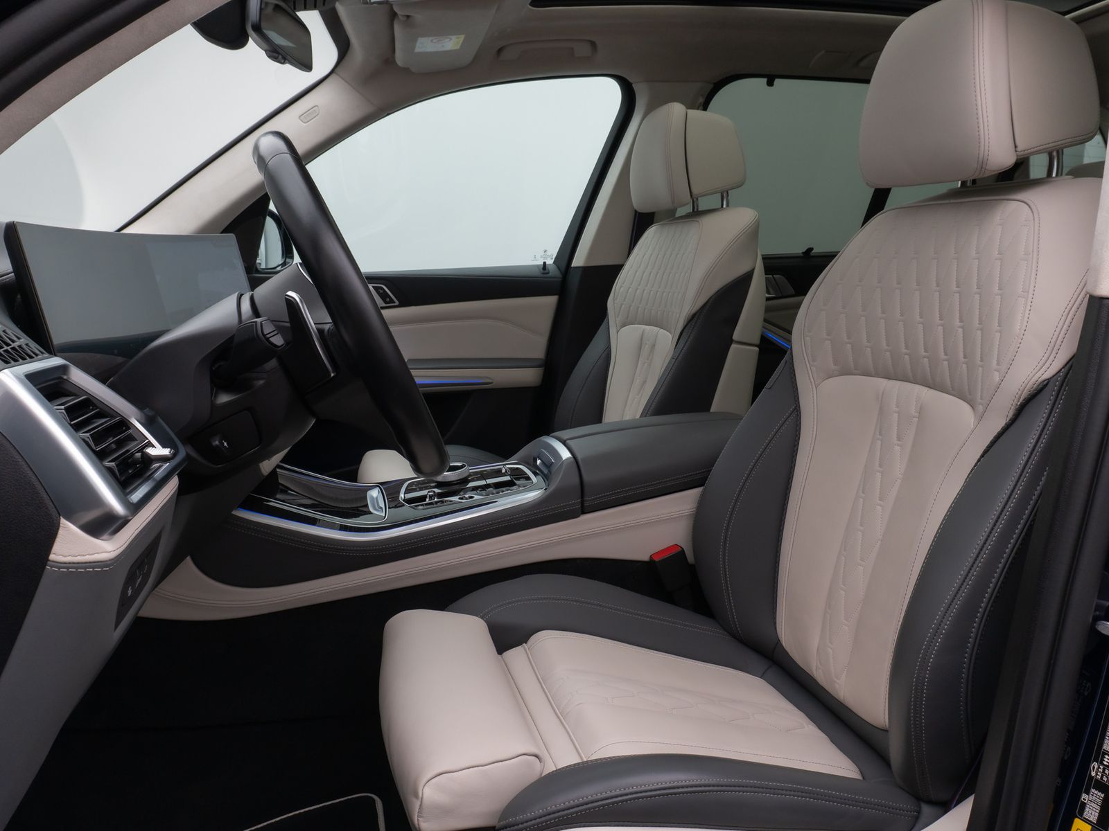 Fahrzeugabbildung BMW X5 xD50e M Sport 360°H/K Panorama Individual 22"