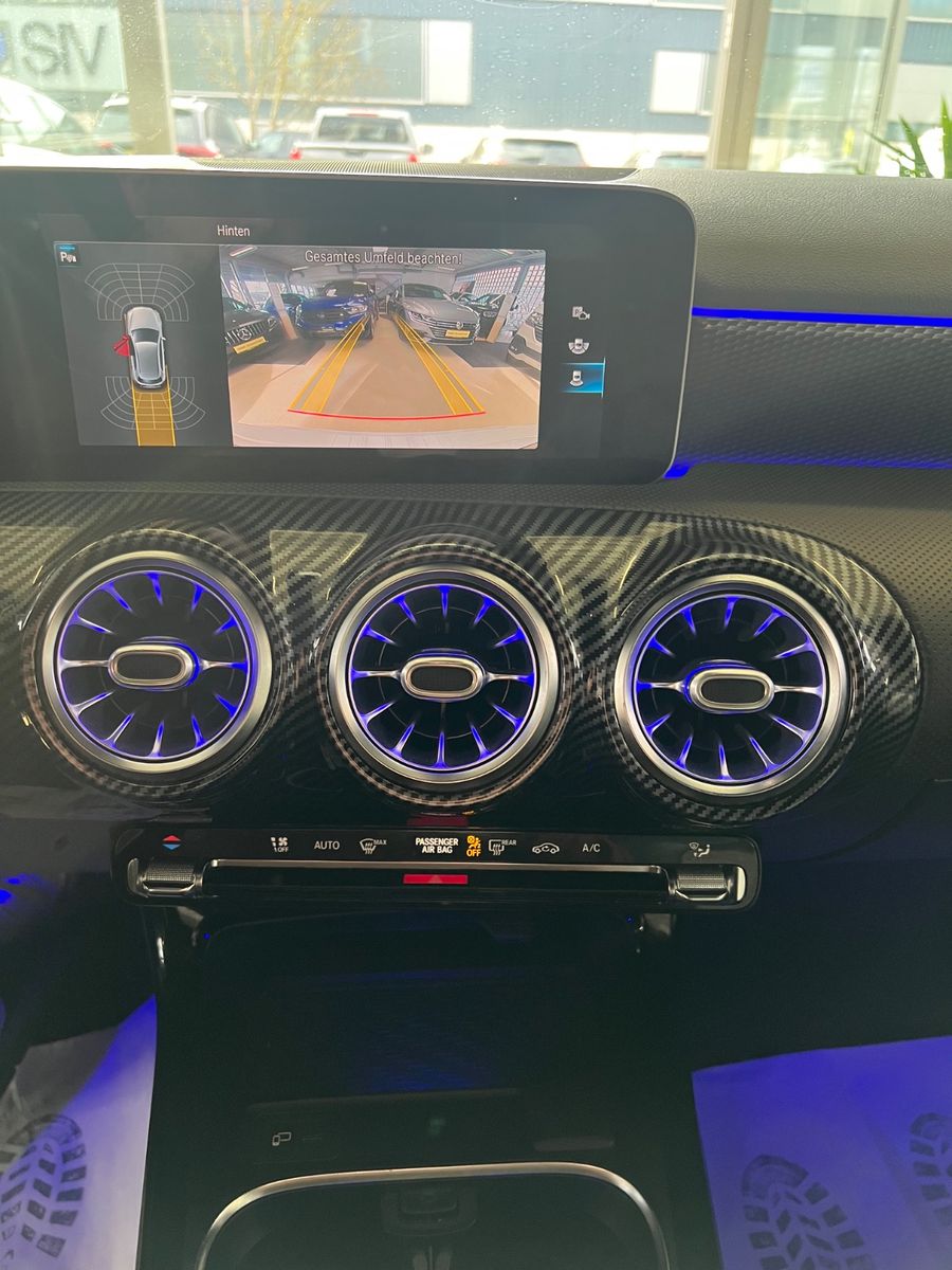 Fahrzeugabbildung Mercedes-Benz A 200 *AMBIENTE*WIDESCREEN*KAMERA*CARBON*LED*
