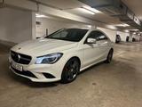 Mercedes-Benz CLA 250 DCT OrangeArt Edition OrangeArt Edition - gebrauchte Mercedes-Benz CLA 250 aus dem Jahr 2015