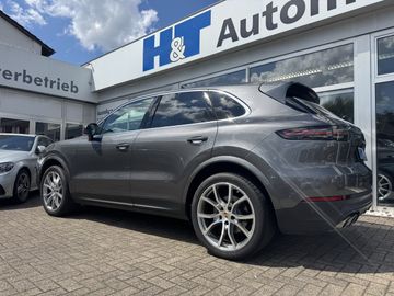 Porsche Cayenne - 2