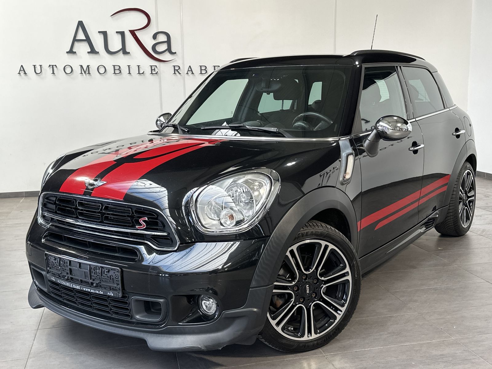 Fahrzeugabbildung MINI Cooper S Countryman JCW NAV+GLASDACH+BLUETOOTH
