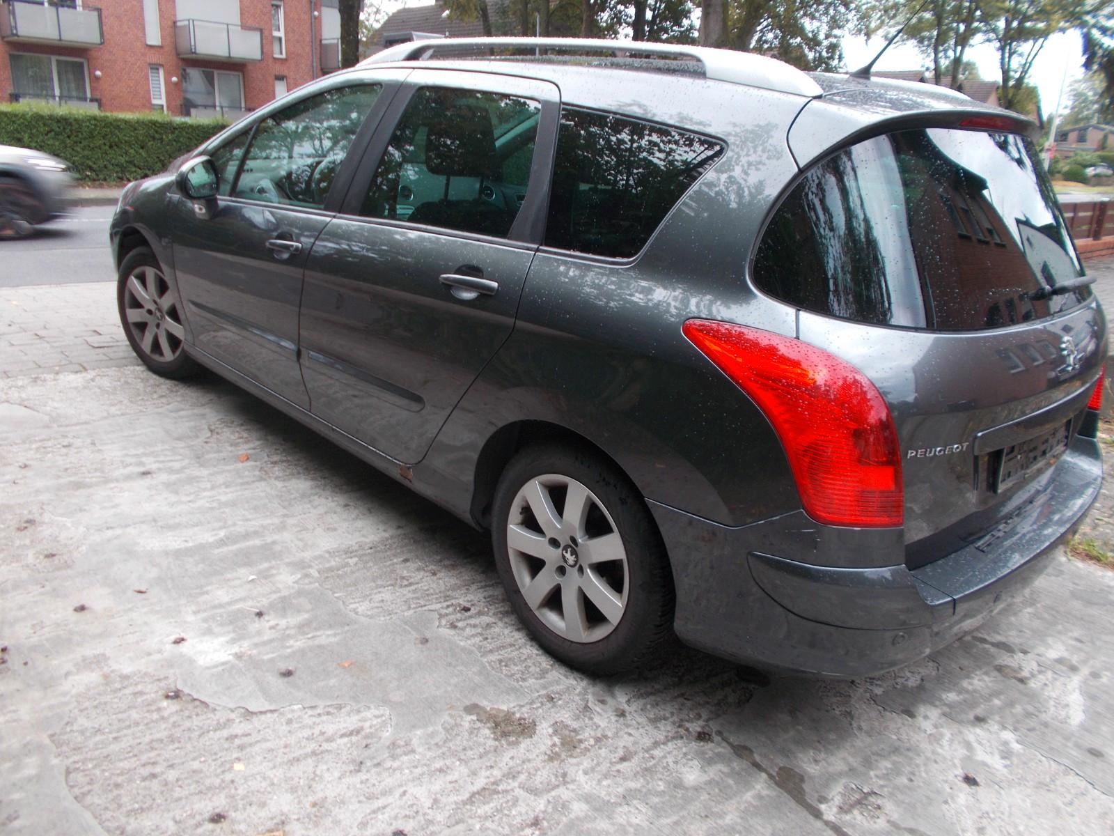 Peugeot 308 2012 — photo 11