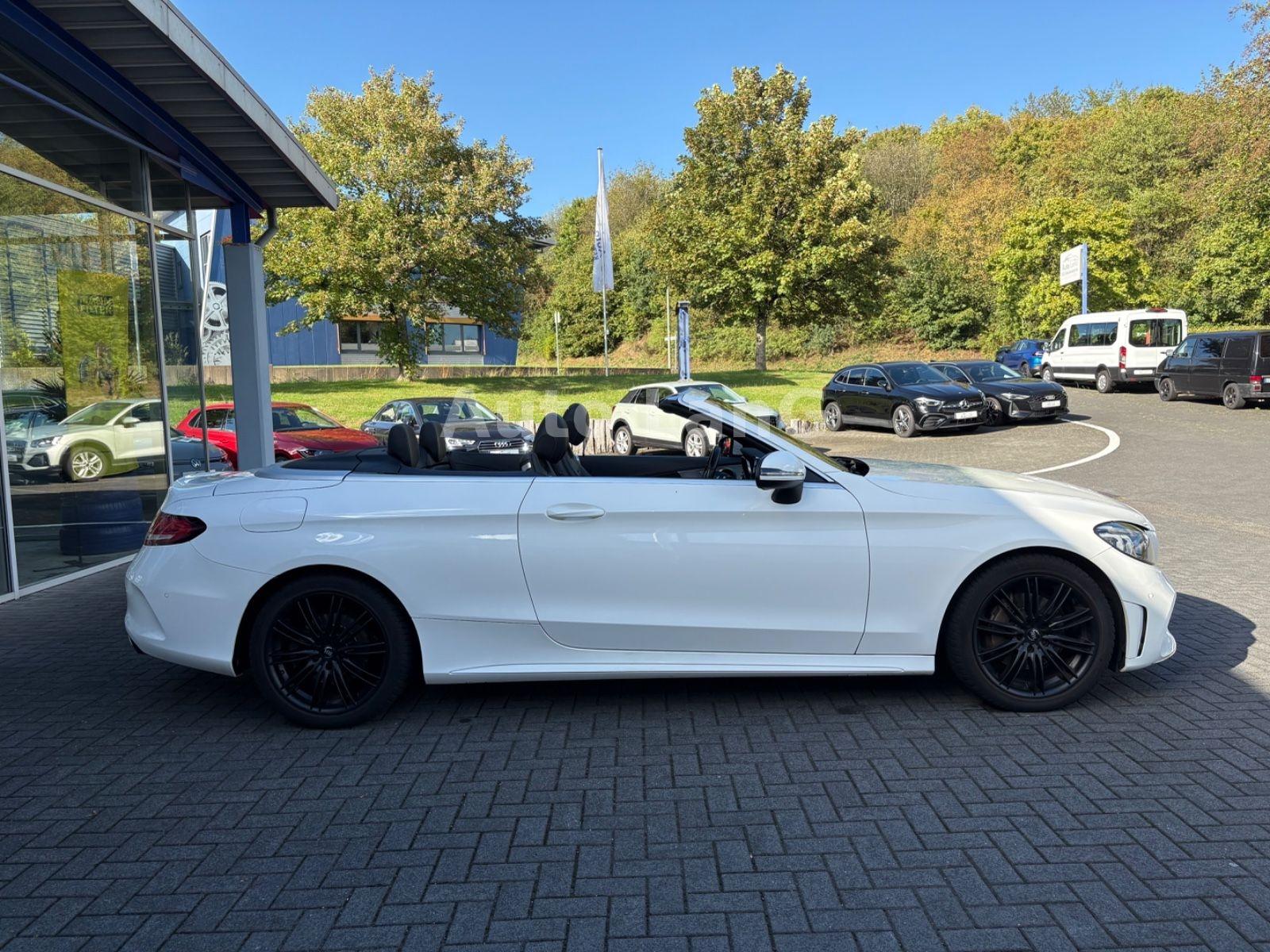 Mercedes-Benz C 180 Cabrio AIRSCARF NAVI LED SHZ