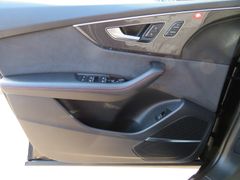 AUDI Q8 50 TDI quattro S-LINE competition plus Matrix AUDI Q8 50 TDI quattro S-LINE competition plus Matrix