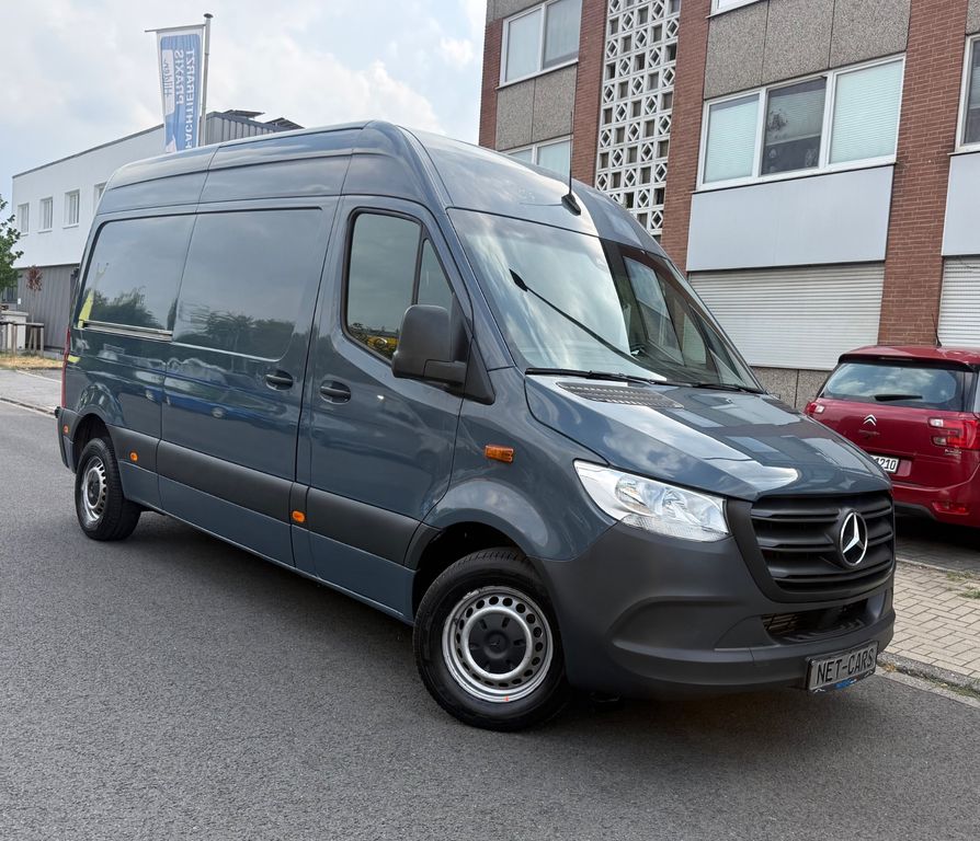 Image of Mercedes-Benz Sprinter