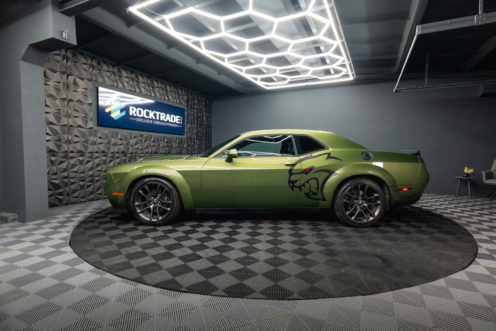 Fahrzeugabbildung Dodge Challenger 6.4 V8 SRT 392 R/T SCAT PACK WIDEBODY