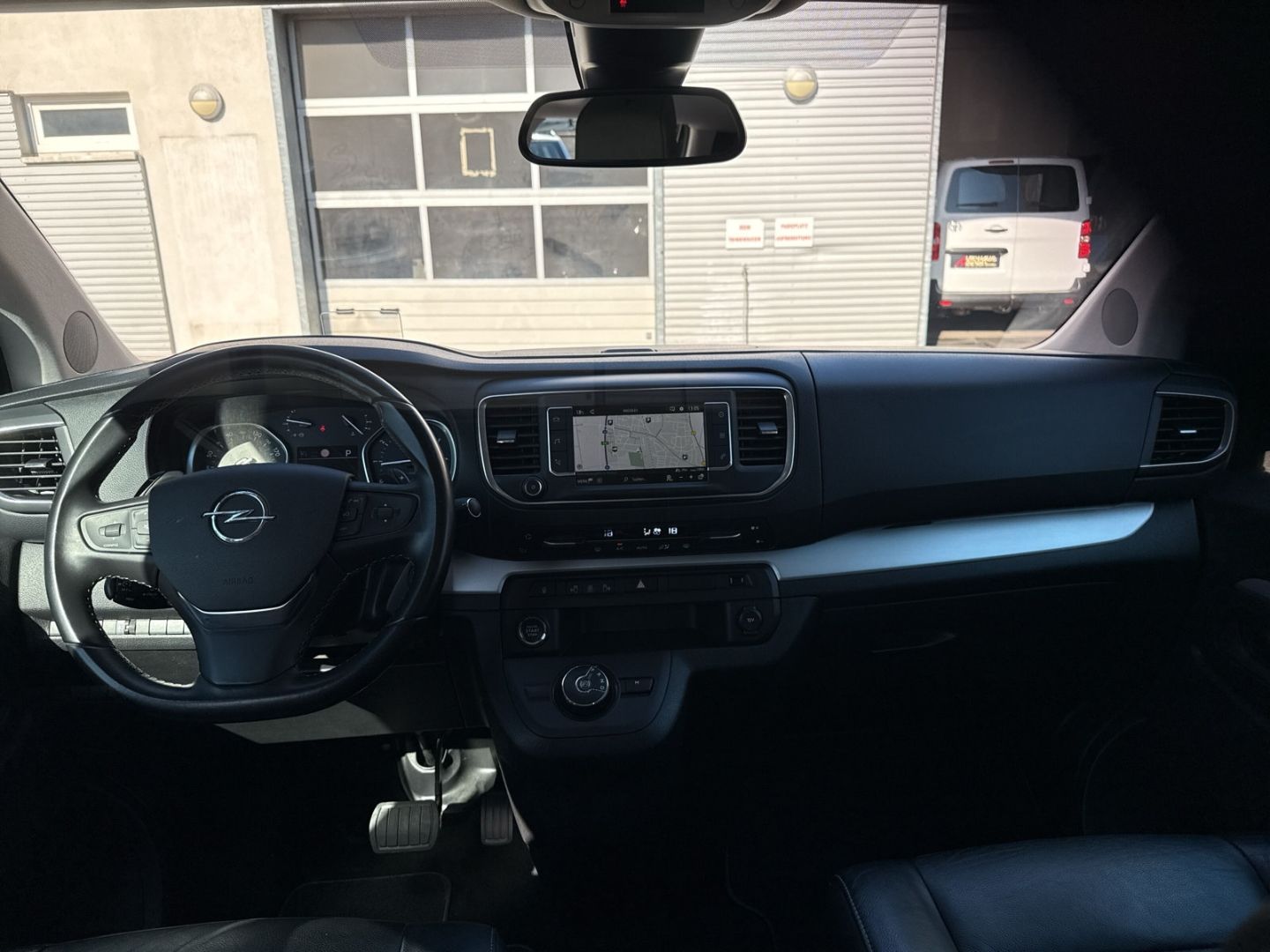 Fahrzeugabbildung Opel Zafira Tourer M 2.0 D EU6d-T Life HUD Navi Leder