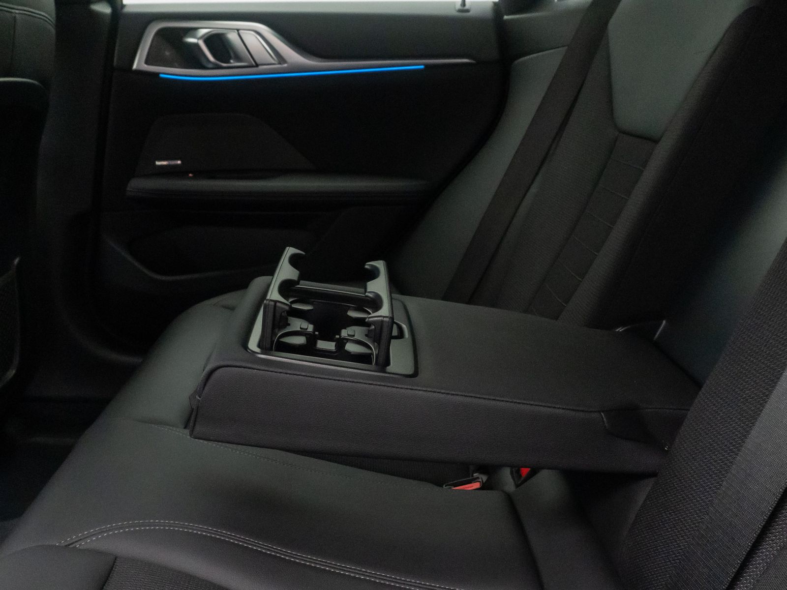Fahrzeugabbildung BMW 420 Gran Coup&eacute; Kamera HUD DAB H/K Sport 18Zoll