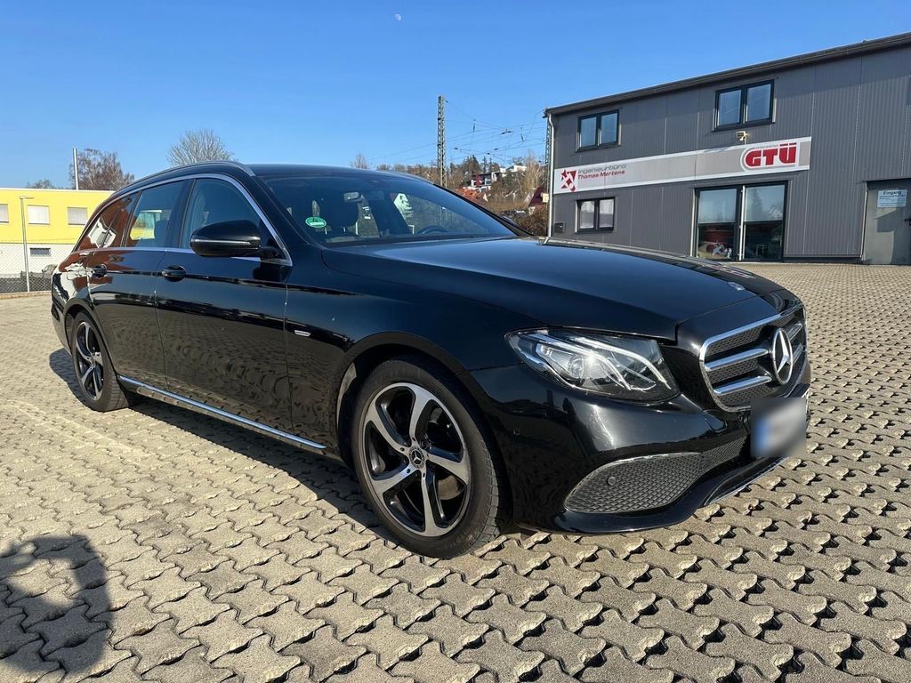 Image of Mercedes-Benz E 200