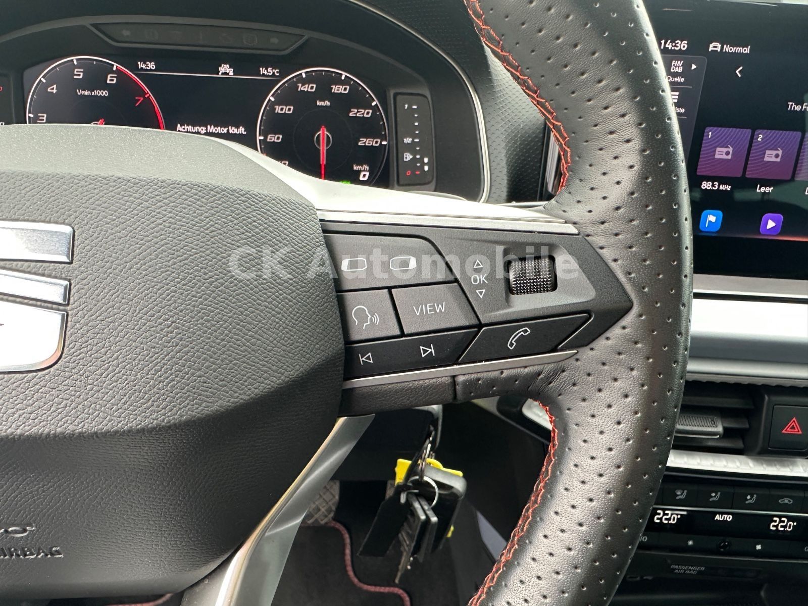 Fahrzeugabbildung SEAT Arona 1.5 TSI 110kW FR DSG/Navi/LED/Kam/AHK