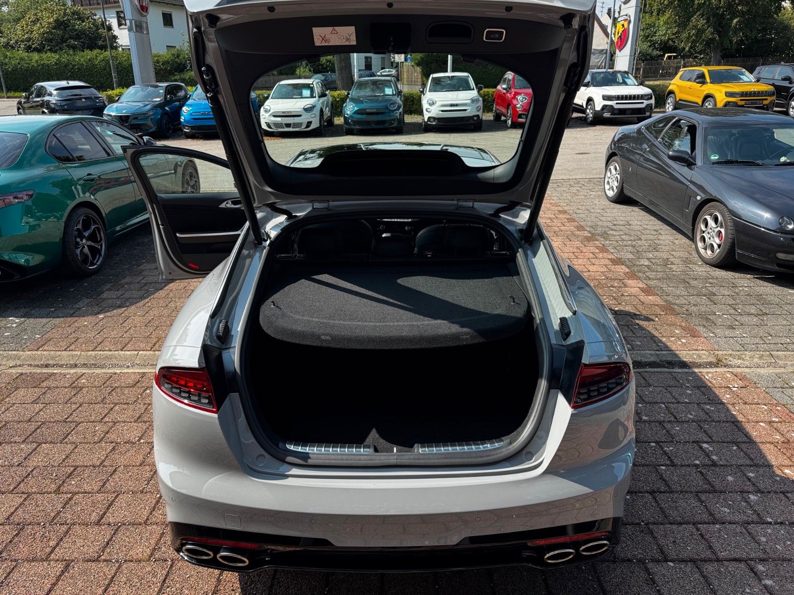 Fahrzeugabbildung Kia STINGER 3.3T AWD GT 360° GLASDACH 366PS
