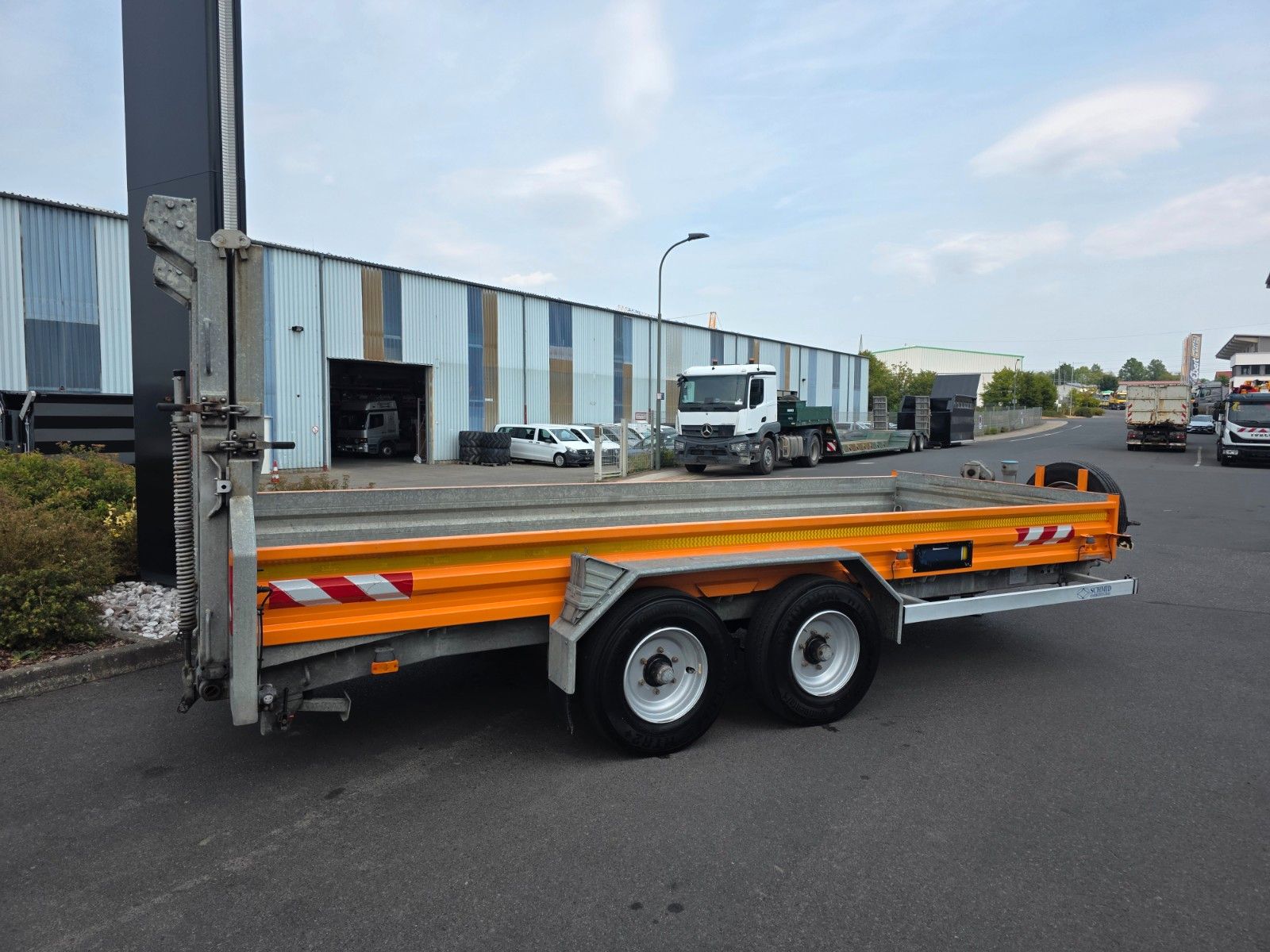 Fahrzeugabbildung Andere Schmid MTT 890 Tieflader mit Rampen