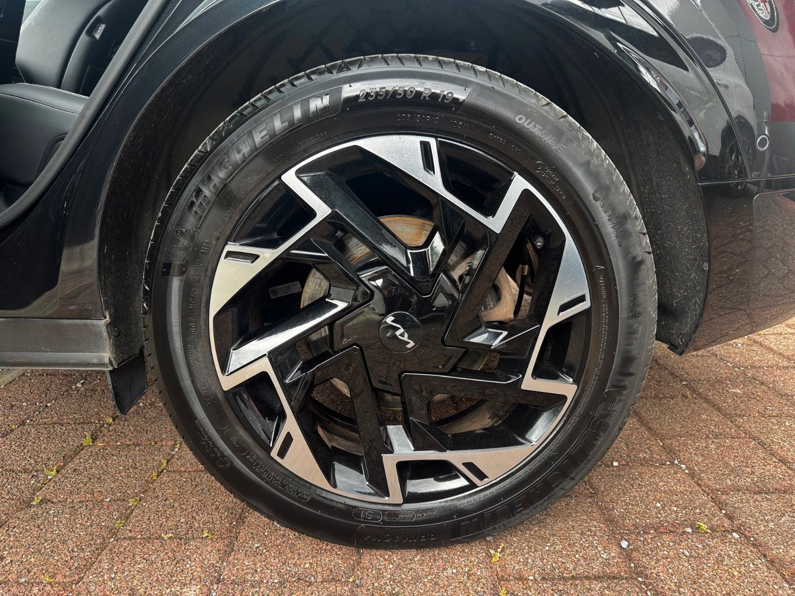 Fahrzeugabbildung Kia SPORTAGE 1.6T PHEV GTL DRIVE SOUND 265 PS 360°