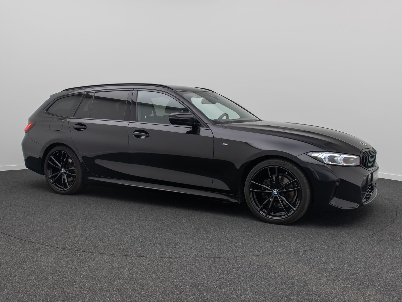 Fahrzeugabbildung BMW 320d M Sport AHK Stop&Go Alarm DAB Komfort 19Zol