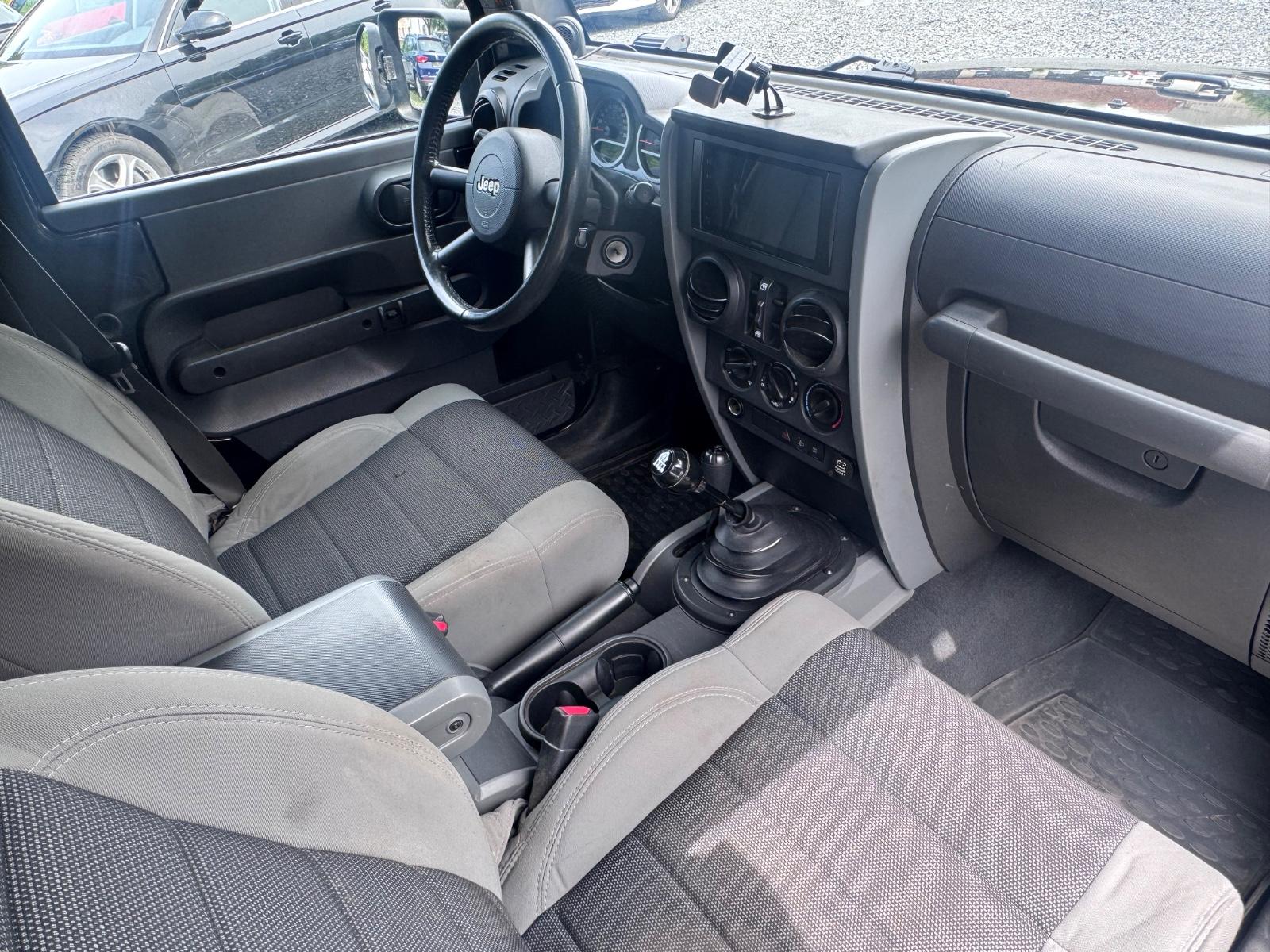 Jeep Wrangler Unlimited Sport 2.8 CRD 177 ch BVM 4x4 / Sièges chauffants / Xénon / Attelage 3,5 t / Jantes alliage